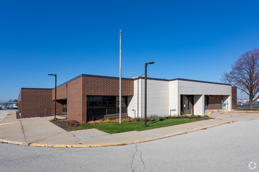 More Photos Of 180 W Grange Ave, Milwaukee Office For Lease