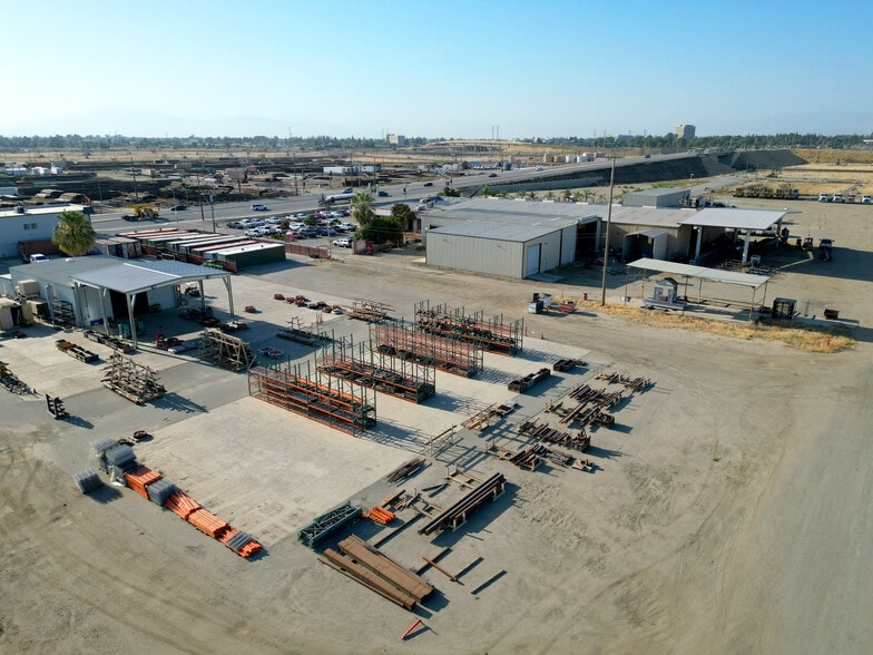More Photos Of 2157 Mohawk St, Bakersfield Warehouse For Lease