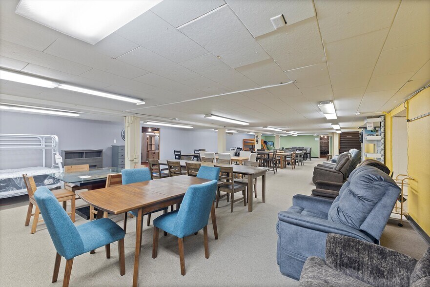 More Photos Of 301 Main Ave, Tillamook General Retail For Sale