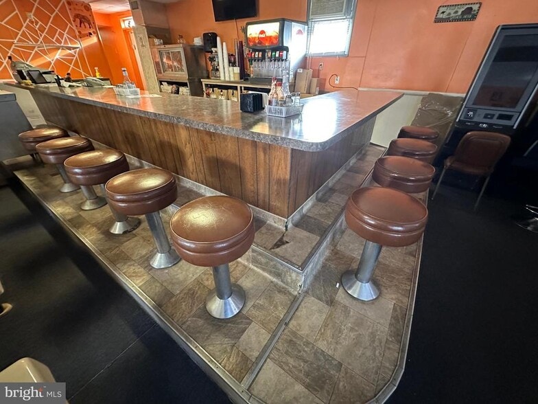 More Photos Of 15083 Summit Plz, Blue Ridge Summit Restaurant For Sale