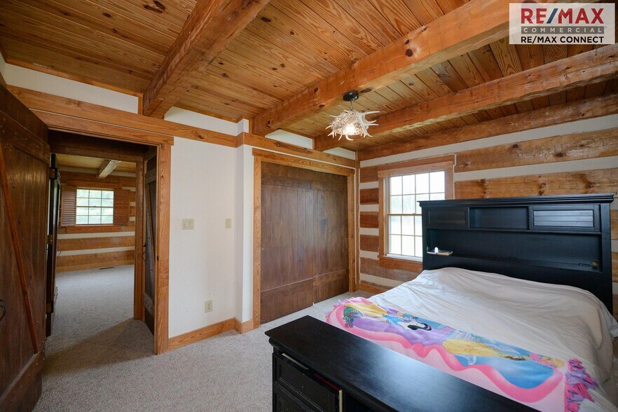 More Photos Of 17466 Benns Church Blvd, Smithfield Freestanding For Sale