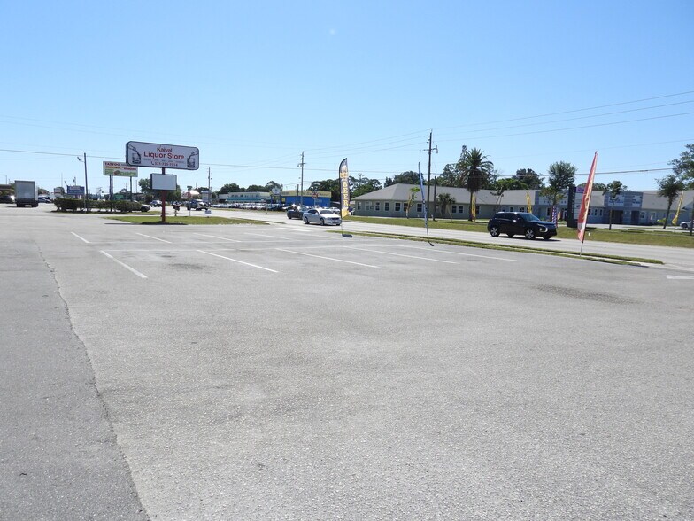 More Photos Of 3300-3350 W New Haven Ave, Melbourne Unknown For Lease