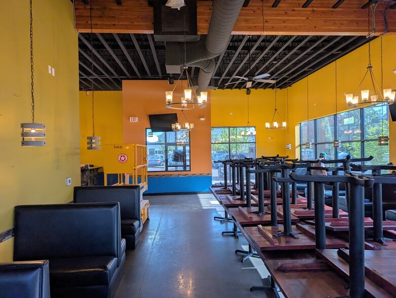 More Photos Of 10722 NW Lakeshore Ave, Vancouver General Retail For Lease