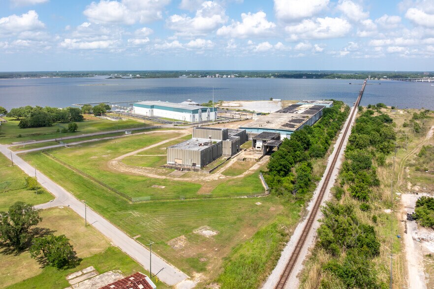 More Photos Of 185 8th St, Biloxi Warehouse For Lease