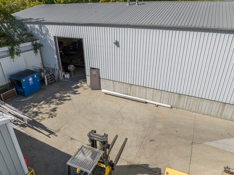 More Photos Of 5095 Crookshank Rd, Cincinnati Light Manufacturing For Sale