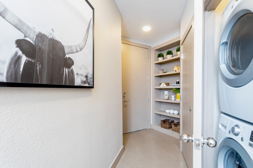 More Photos Of 13650 E Colfax Ave, Aurora Apartments For Lease