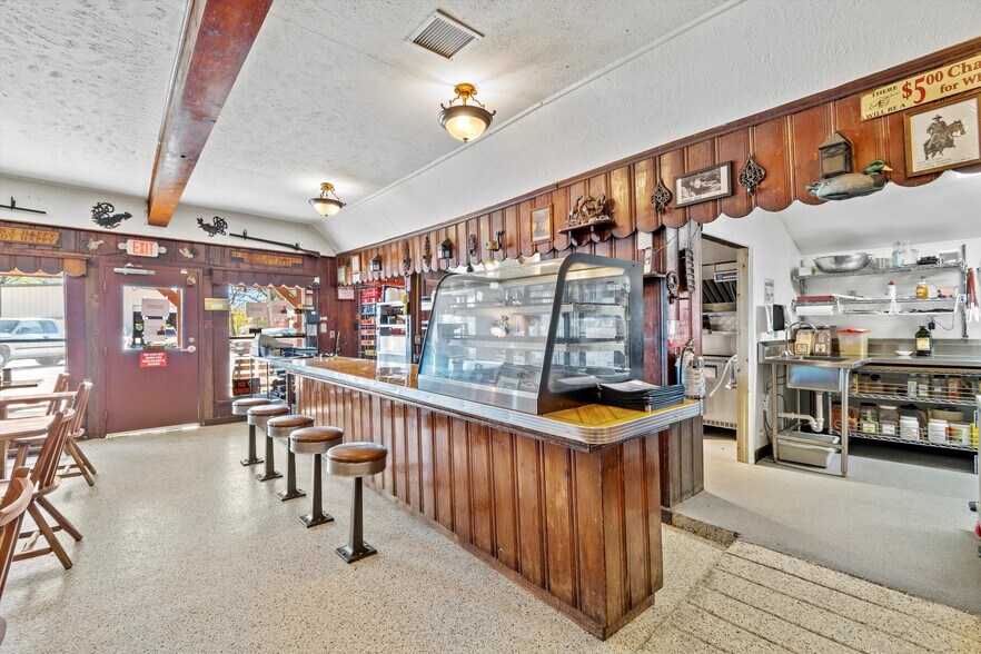 More Photos Of 110 W Bailey St, Ponder Restaurant For Sale