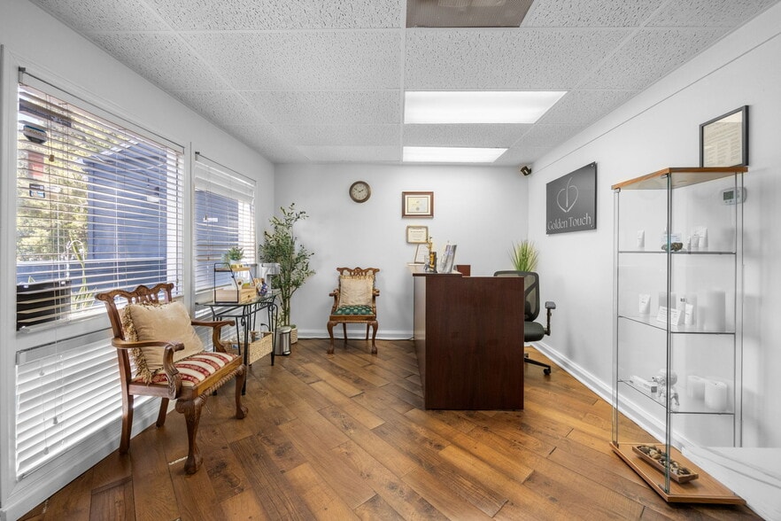 More Photos Of 630-640 S Glassell St, Orange Office For Sale
