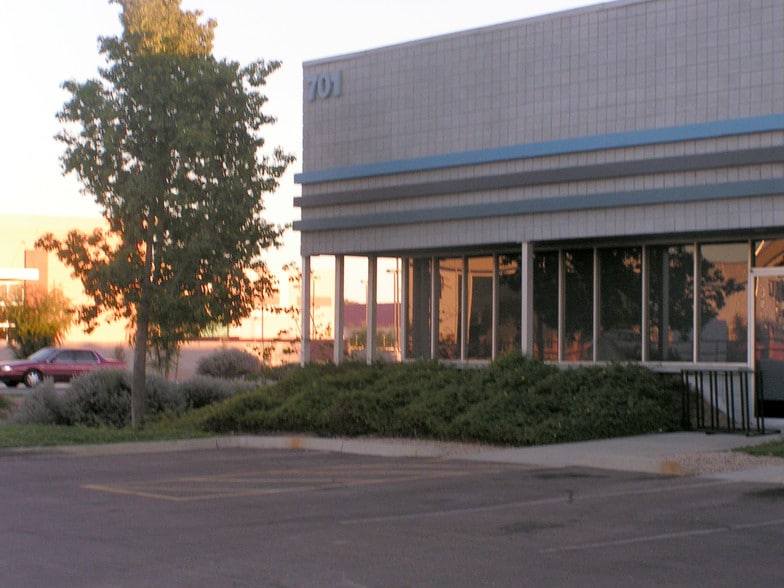 More Photos Of 701 W Deer Valley Rd, Phoenix Warehouse For Lease