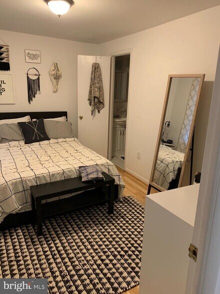 More Photos Of 747 S 2nd St, Philadelphia Apartments For Sale