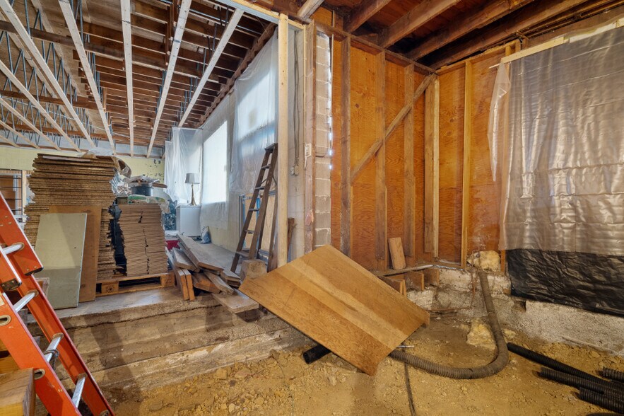 More Photos Of 625 Nehalem Blvd, Wheeler Storefront Retail Residential For Sale