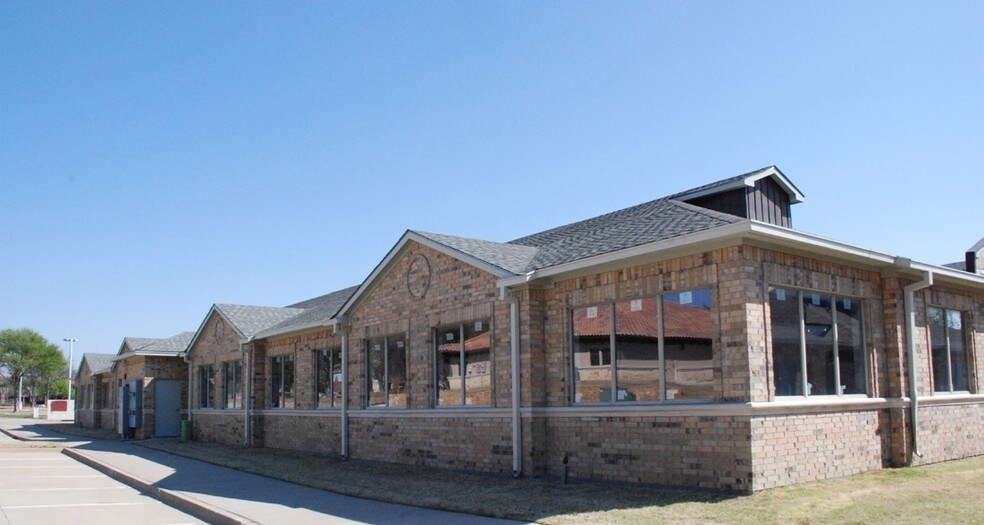 More Photos Of 4601 Old Shepard Place, Plano Medical For Lease