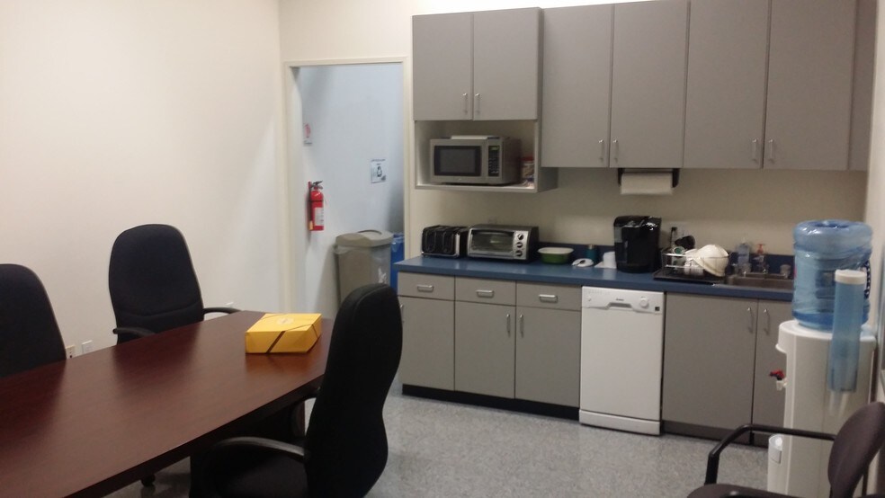 More Photos Of 9383 Charles Smith Ave, Rancho Cucamonga Warehouse For Lease