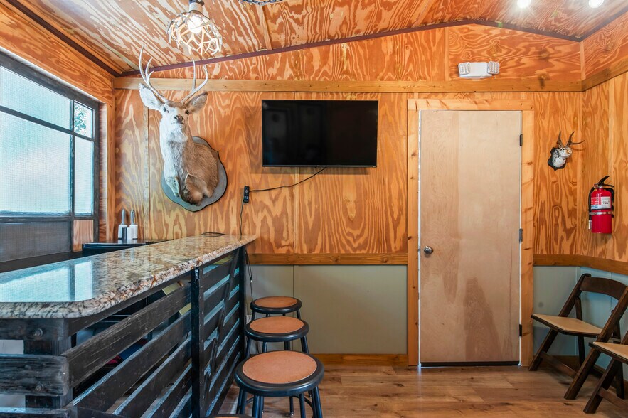 More Photos Of 74 Gore Rd, Boaz Restaurant For Sale