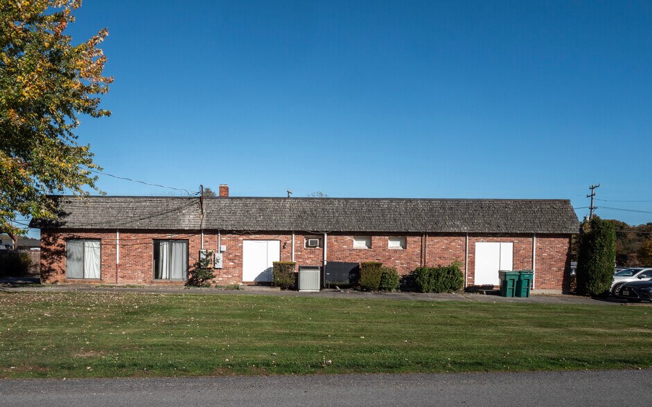 More Photos Of 1120 Aquidneck Ave, Middletown Office For Sale