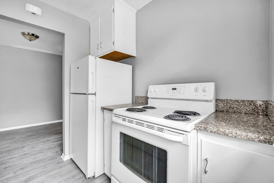 More Photos Of 885 S Green Rd, Cleveland Apartments For Sale