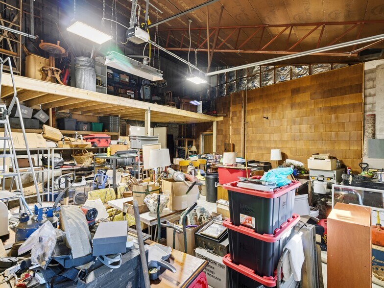 More Photos Of 316 Hay Ave, Brookville Warehouse For Sale