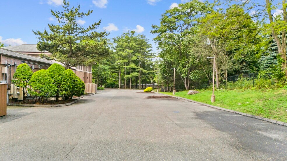 More Photos Of 420 Post Rd W, Westport Storefront For Sale