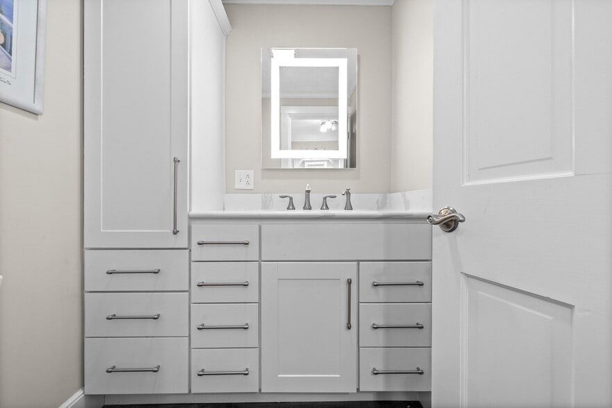 More Photos Of 327 Central St, Saugus Office For Sale