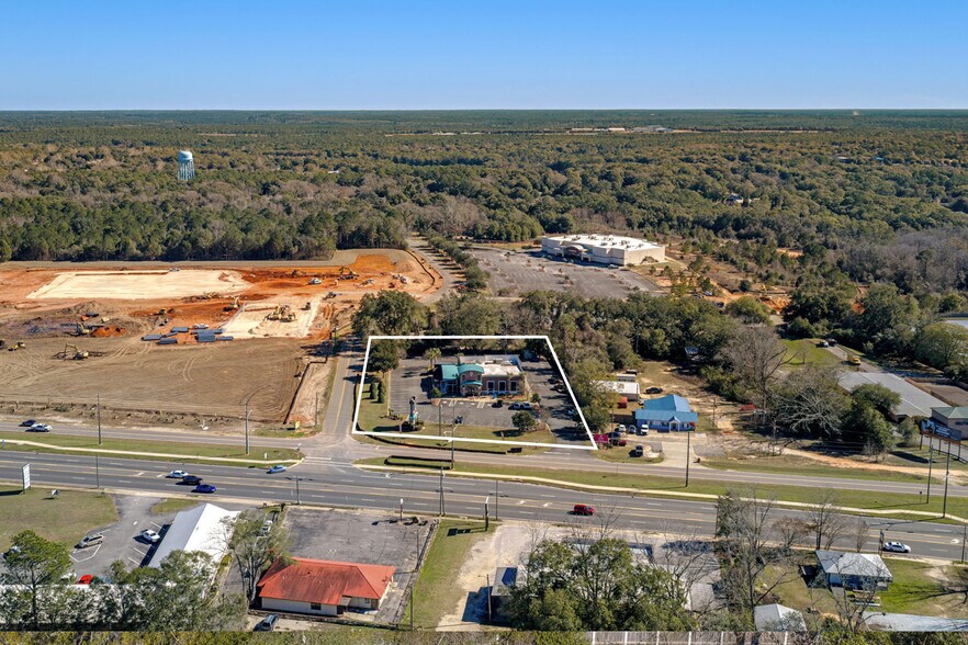 More Photos Of 1025 Industrial Dr, Crestview General Retail For Sale