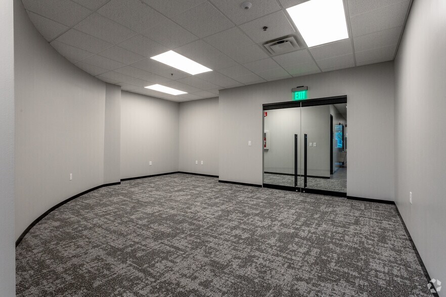 More Photos Of 579 Executive Campus Dr, Westerville Office For Sale