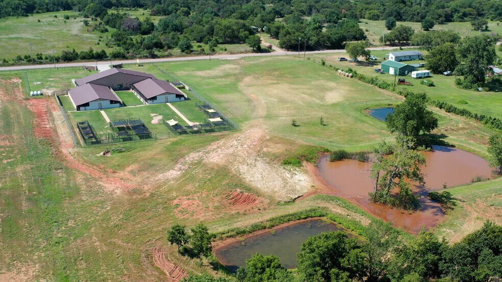 More Photos Of 39812 Hazel Dell Rd, Shawnee Veterinarian Kennel For Sale