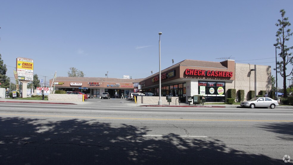 More Photos Of 9714-9722 1/2 Woodman Ave, Arleta Unknown For Lease