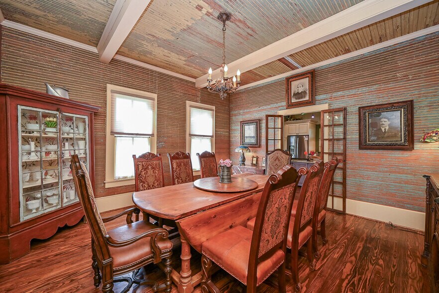 More Photos Of 315 Cedar St, New Ulm Specialty For Sale