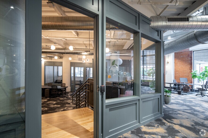 More Photos Of 603 Munger Ave, Dallas Office For Lease
