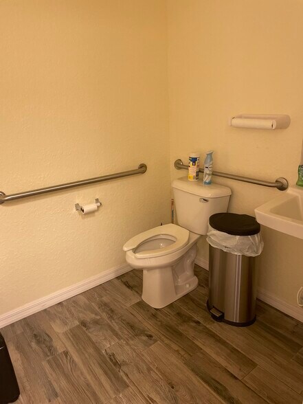 More Photos Of 25074 Olympia Ave, Punta Gorda Medical For Sale