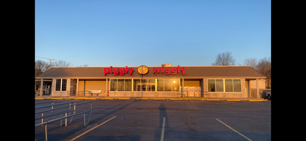 More Photos Of 7838 Highway 25 E, Cross Plains Freestanding For Sale