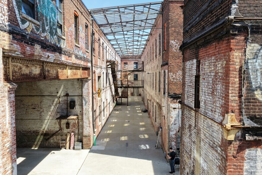 More Photos Of 2155 Castor Ave, Philadelphia Manufacturing For Sale
