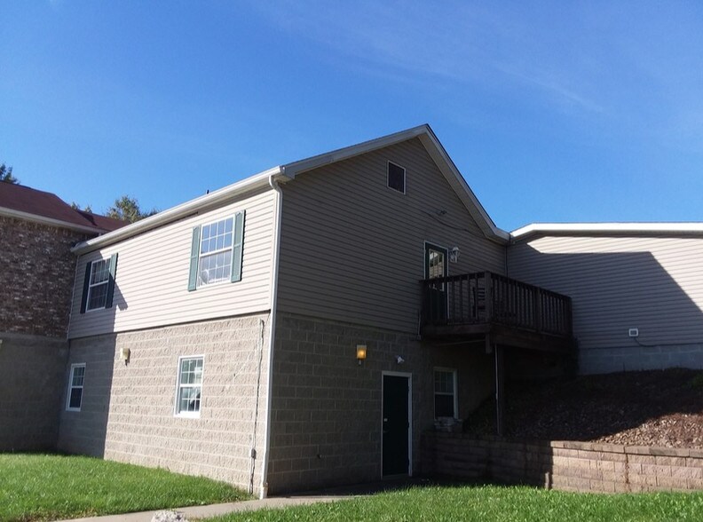 More Photos Of 599 Norwood Dr, Wampum Skilled Nursing Facility For Sale