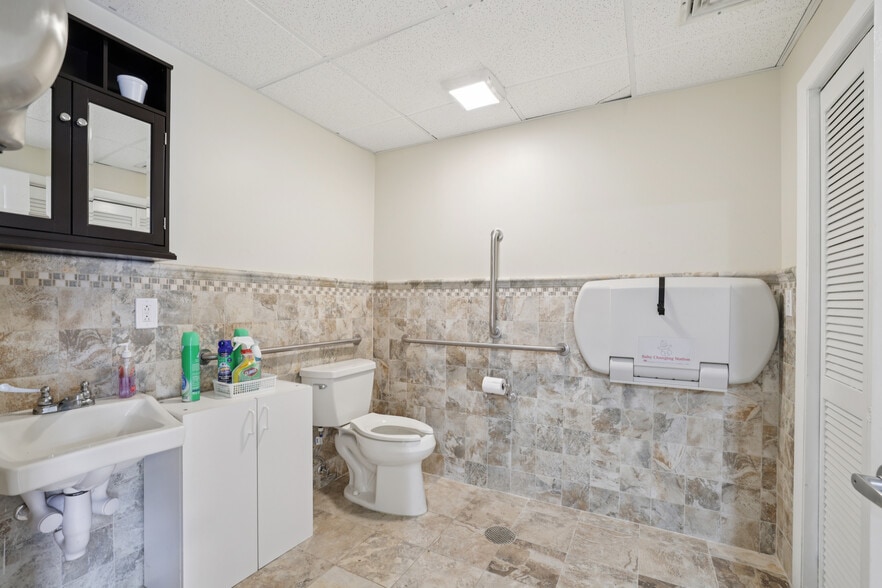 More Photos Of 362-364 Parsippany Rd, Parsippany Office For Sale