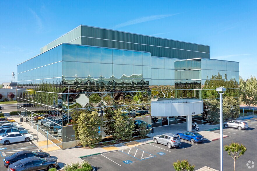 Primary Photo Of 8050 N Palm Ave, Fresno Office For Lease