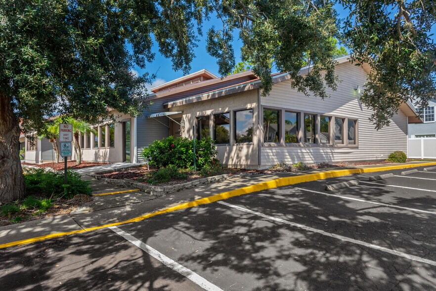 More Photos Of 12029 Majestic Blvd, Hudson Office For Lease