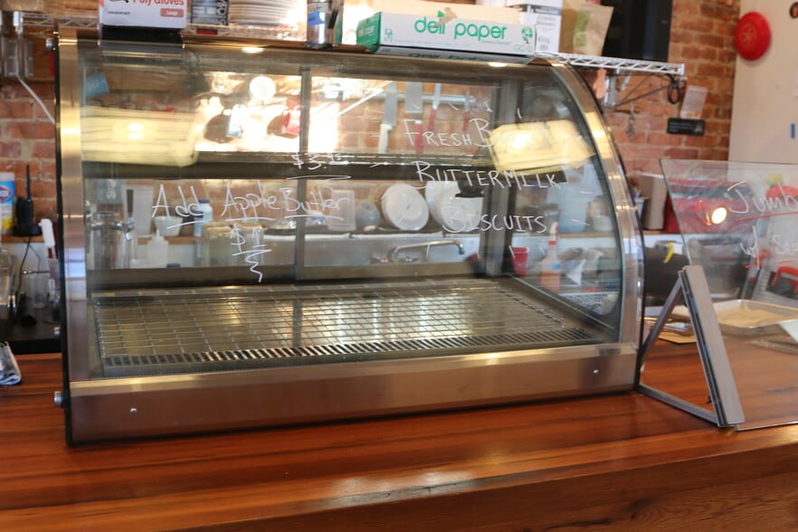 More Photos Of 3101 E Baltimore St, Baltimore General Retail For Lease