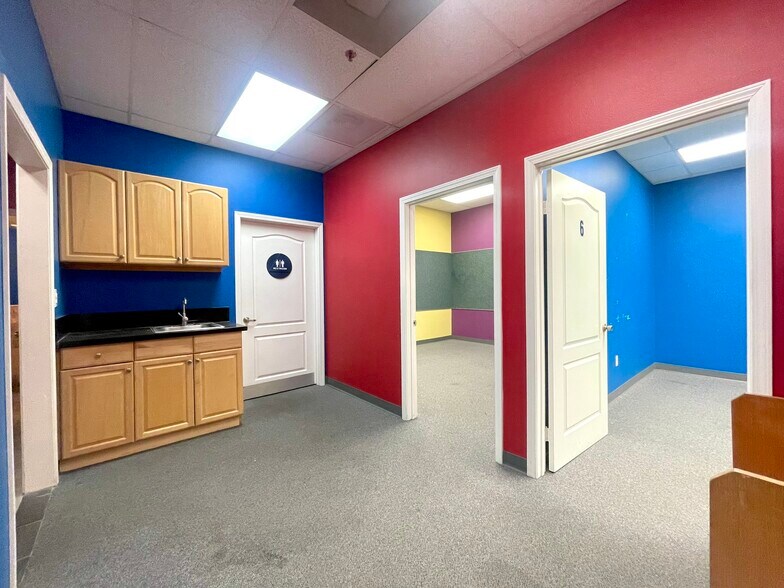 More Photos Of 21 W Duarte Rd, Arcadia Office For Sale