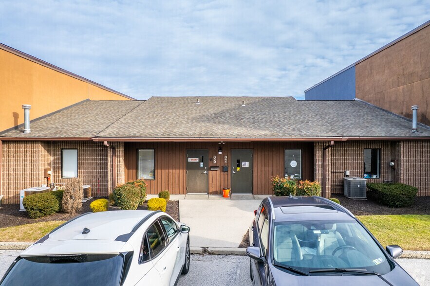 More Photos Of 835-845 Sussex Blvd, Broomall Light Distribution For Lease