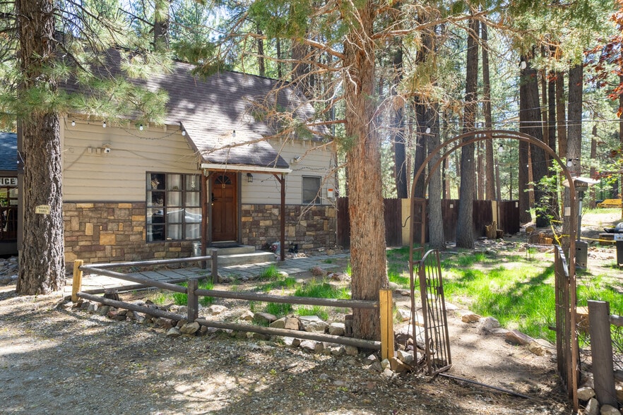 More Photos Of 42268 Moonridge Rd, Big Bear Lake Hotel For Sale