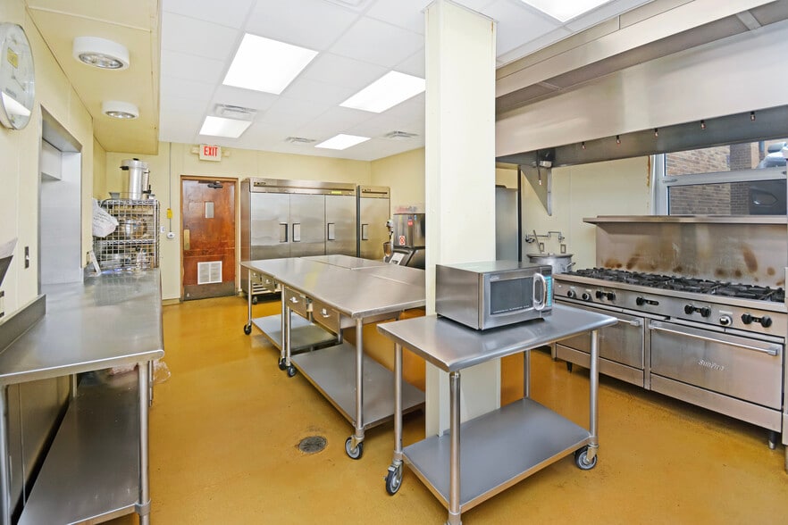 More Photos Of 801 S Madison St, Bloomington Religious Facility For Sale