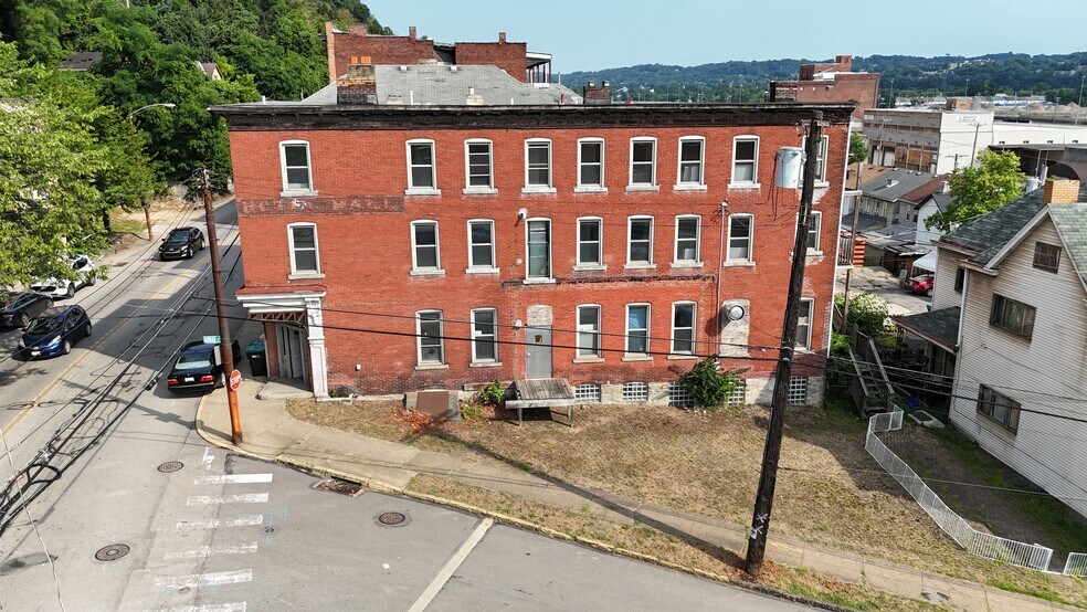 More Photos Of 900 Island Ave, McKees Rocks General Retail For Sale