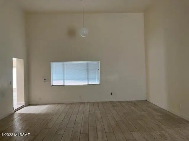 More Photos Of 104 N Center Way, Benson Auto Repair For Sale