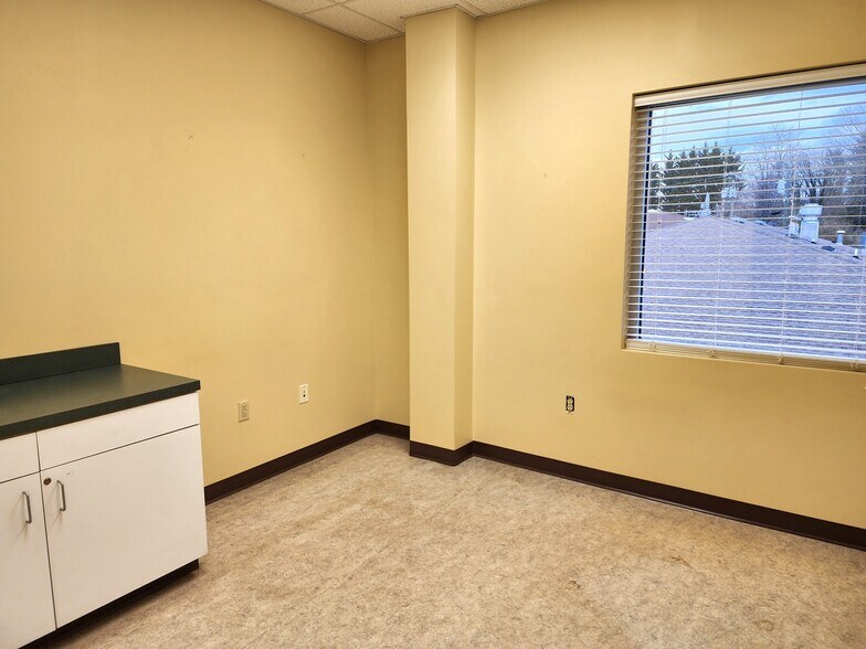 More Photos Of 436 Hadley St, Mount Airy Healthcare For Sale