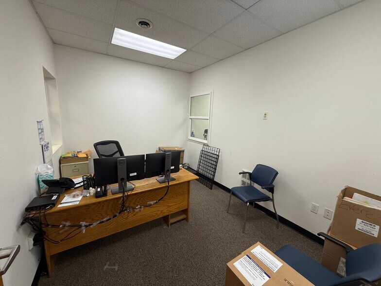 More Photos Of 3303 McDougall Ave, Everett Manufacturing For Lease