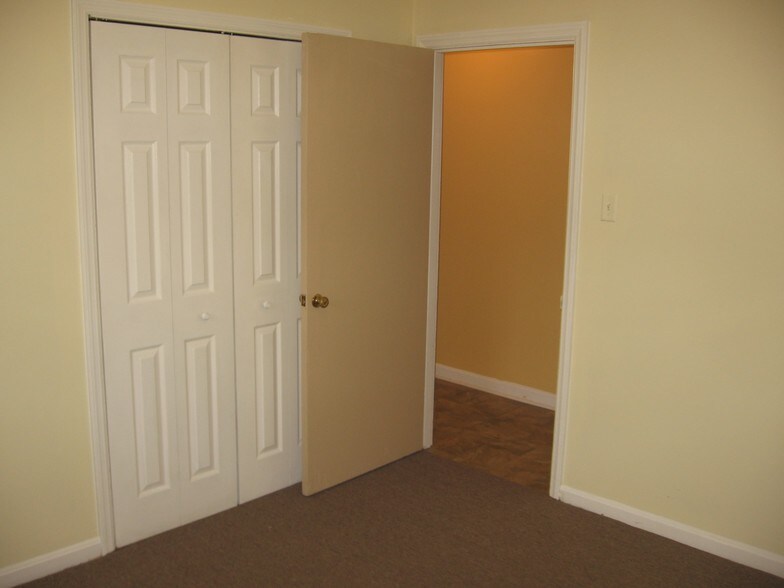 More Photos Of 405-407 Morrison Ave, Lexington Apartments For Sale