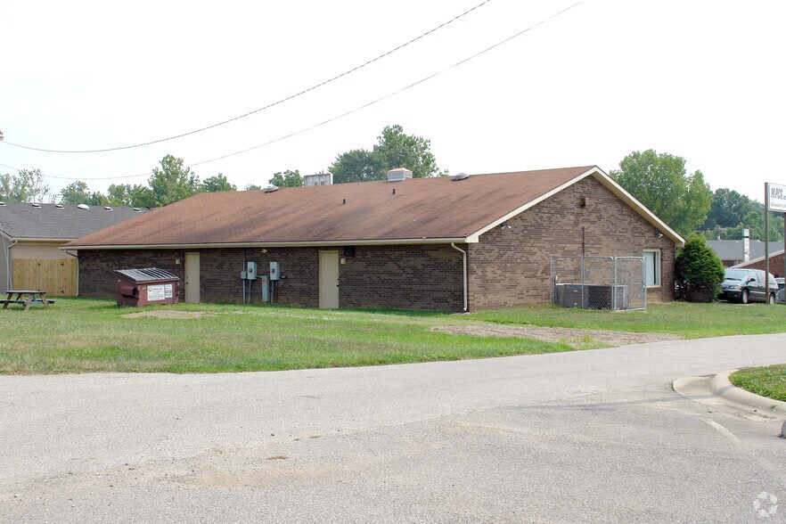 More Photos Of 5055 S Plaza Dr, Newburgh Office For Lease