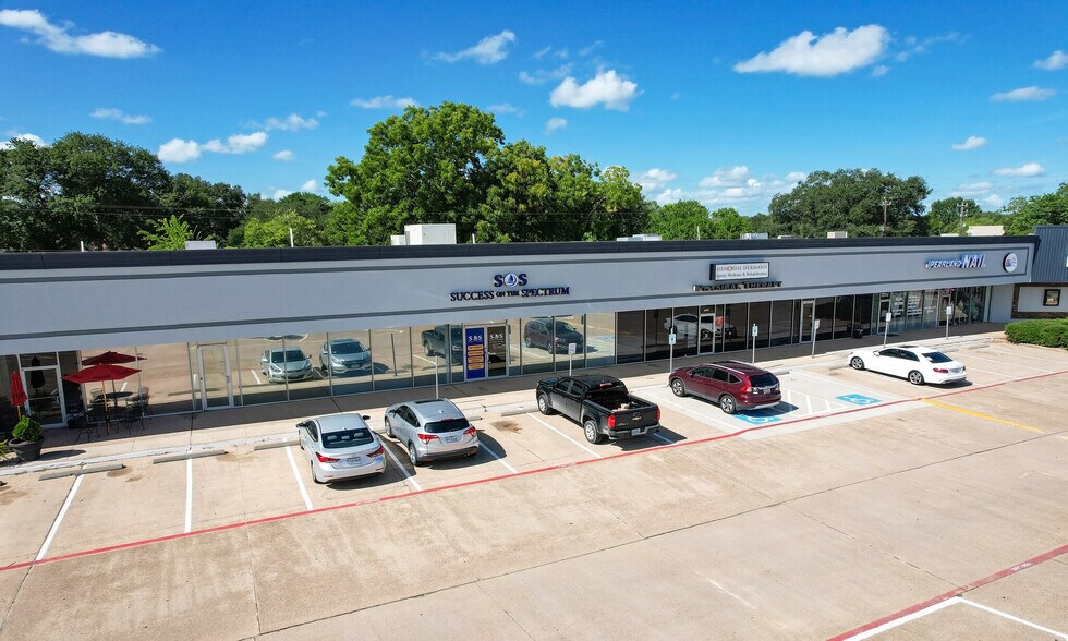 More Photos Of 5010-5074 W Broadway St, Pearland Unknown For Lease