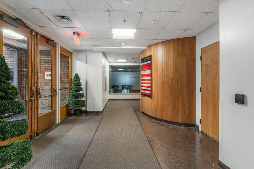More Photos Of 1 W Market St, Corning Office For Lease