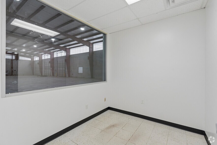 More Photos Of 7425 Major St, Houston Warehouse For Lease